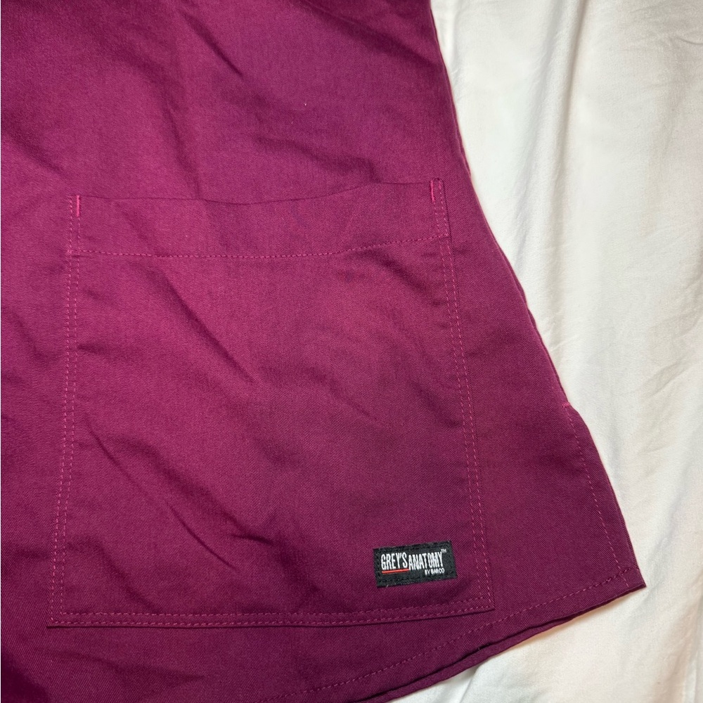 Grey's Anatomy Plum V-Neck Short Sleeve Scrub Top - Picture 3 of 5